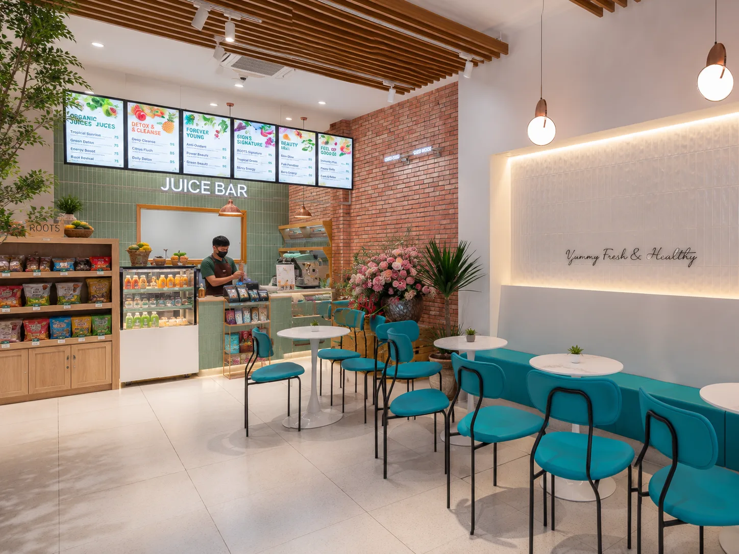 Quầy Juice Bar bên trong siêu thị Roots